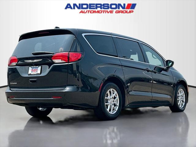 2023 Chrysler Voyager LX