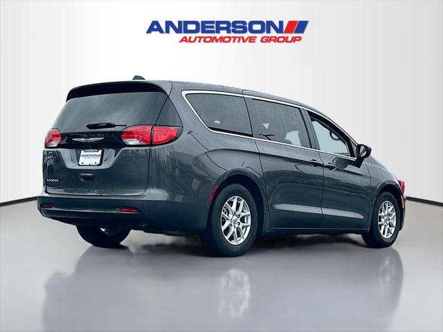 2023 Chrysler Voyager LX