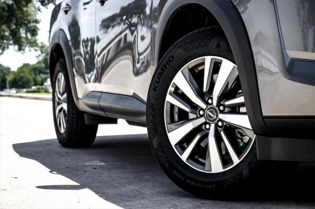 2025 Nissan Pathfinder SL FWD