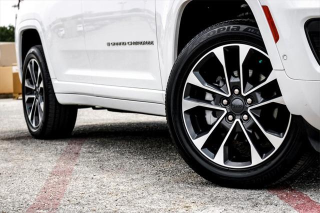 2022 Jeep Grand Cherokee Overland 4x2