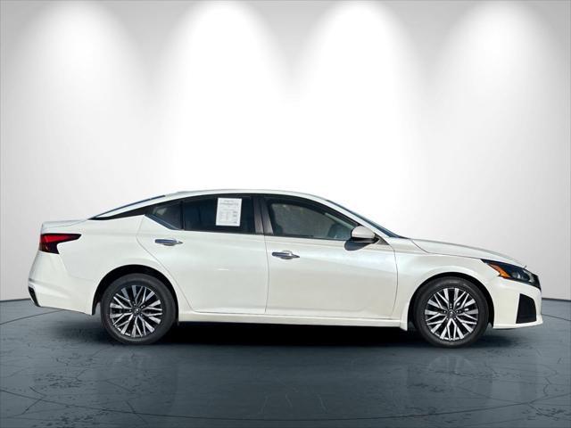 2023 Nissan Altima SV FWD