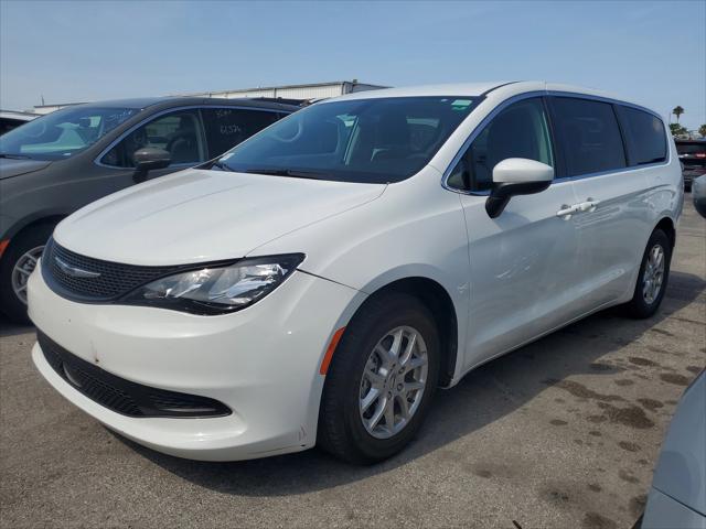 2022 Chrysler Voyager LX