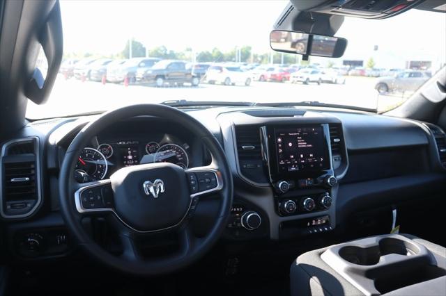 2025 RAM Ram 1500 RAM 1500 TRADESMAN QUAD CAB 4X4 64 BOX