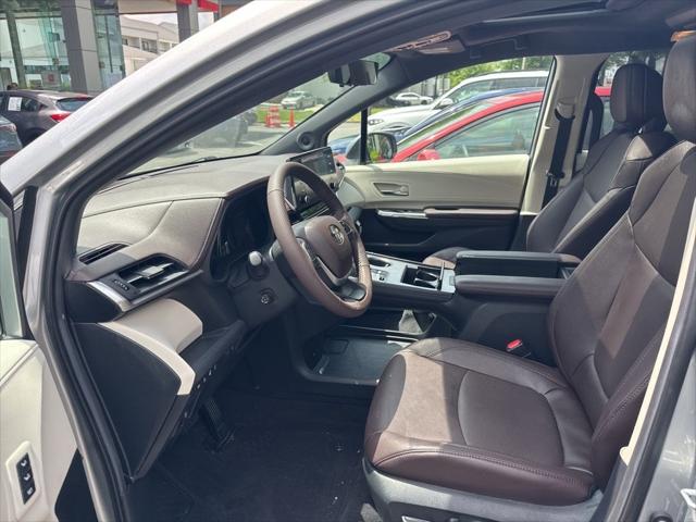 2023 Toyota Sienna Platinum