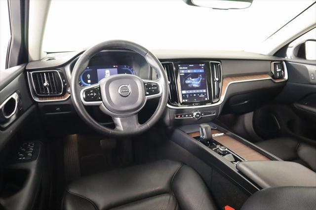 2023 Volvo S60 B5 Plus Dark Theme