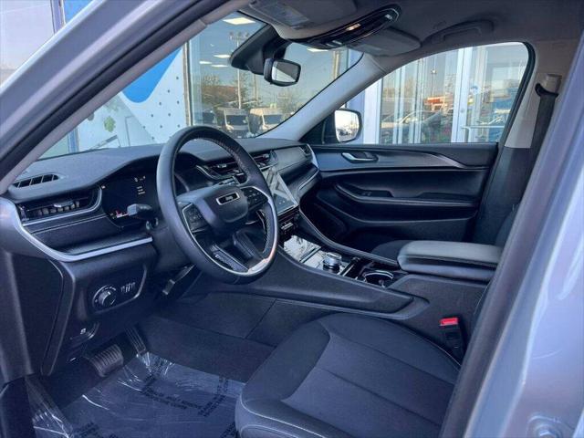 2023 Jeep Grand Cherokee L Laredo 4x4