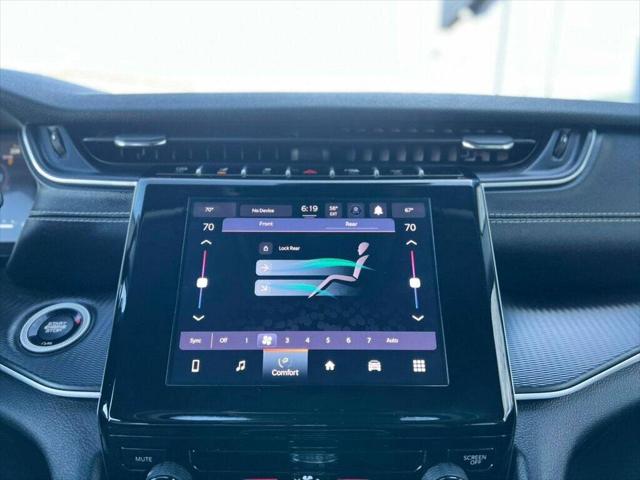 2023 Jeep Grand Cherokee L Laredo 4x4