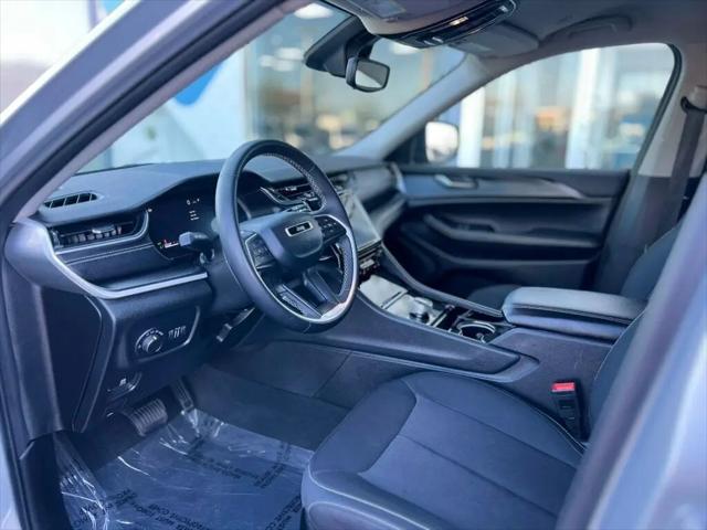 2023 Jeep Grand Cherokee L Laredo 4x4
