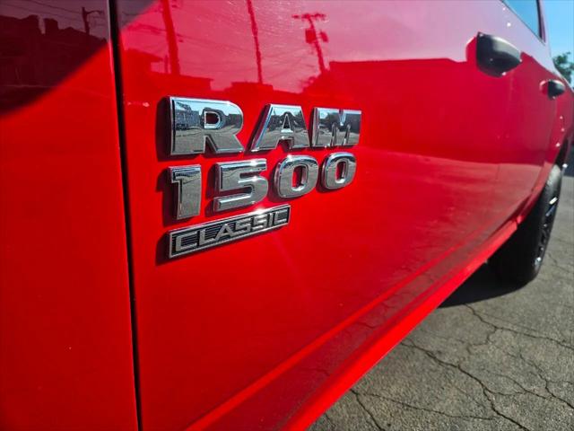 2023 Ram 1500 Classic SLT Crew Cab 4x4 5'7" Box