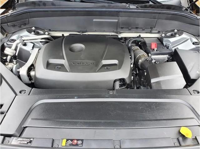 2018 Volvo XC90 T6 Momentum
