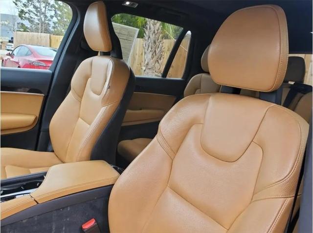 2018 Volvo XC90 T6 Momentum