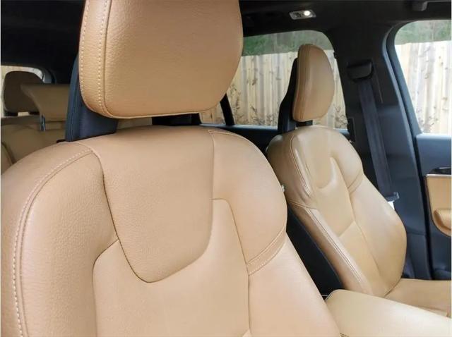 2018 Volvo XC90 T6 Momentum