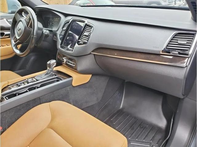 2018 Volvo XC90 T6 Momentum