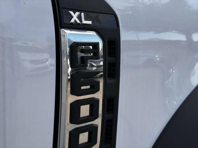 2025 Ford 600 XL