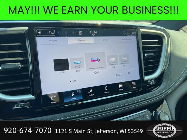 2025 Chrysler Pacifica Select