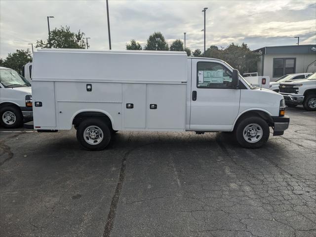 2025 Chevrolet Express Cutaway Work Van