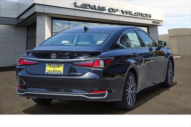 2025 Lexus ES 300h Unknown