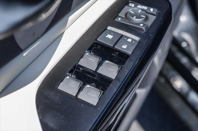 2025 Lexus ES 300h Unknown