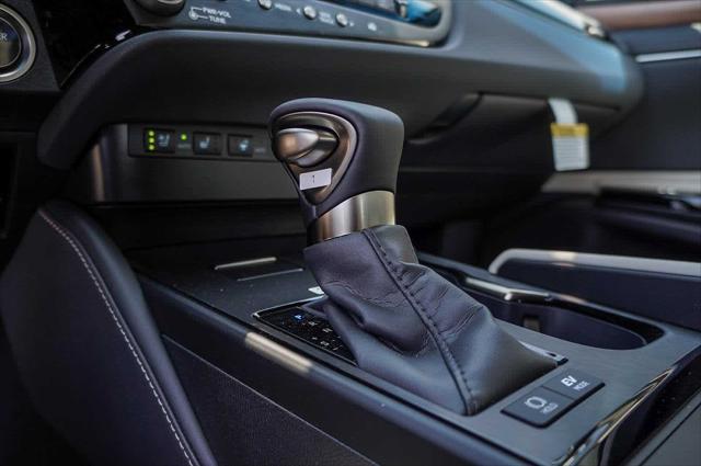 2025 Lexus ES 300h Unknown
