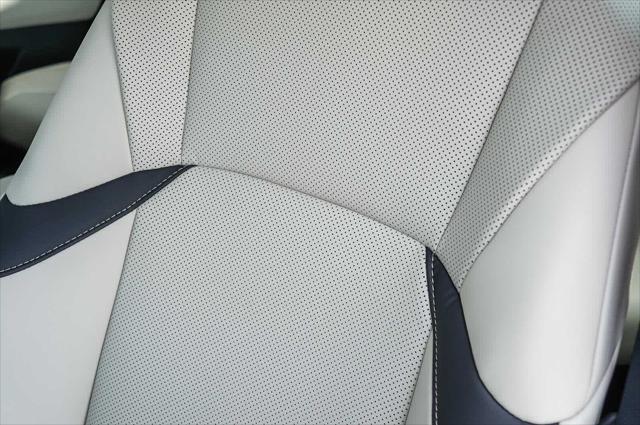 2025 Lexus ES 300h Unknown