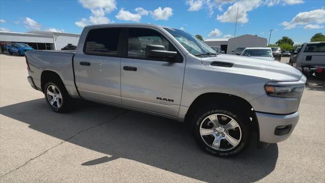 2025 RAM Ram 1500 RAM 1500 TRADESMAN CREW CAB 4X4 57 BOX