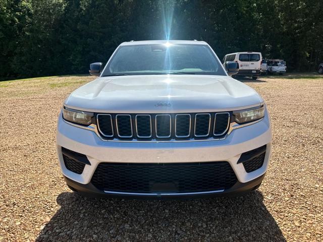 2024 Jeep Grand Cherokee Laredo 4x4