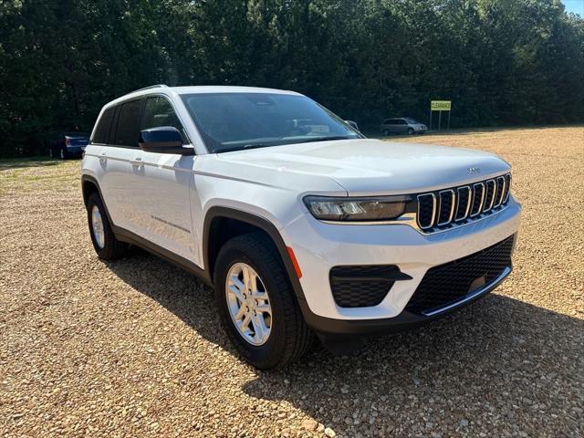 2024 Jeep Grand Cherokee Laredo 4x4