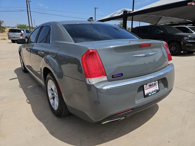 2018 Chrysler 300 Touring