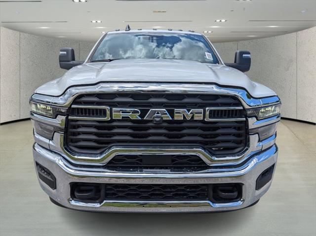 2025 RAM Ram 3500 Chassis Cab RAM 3500 TRADESMAN CREW CAB CHASSIS 4X4 60 CA