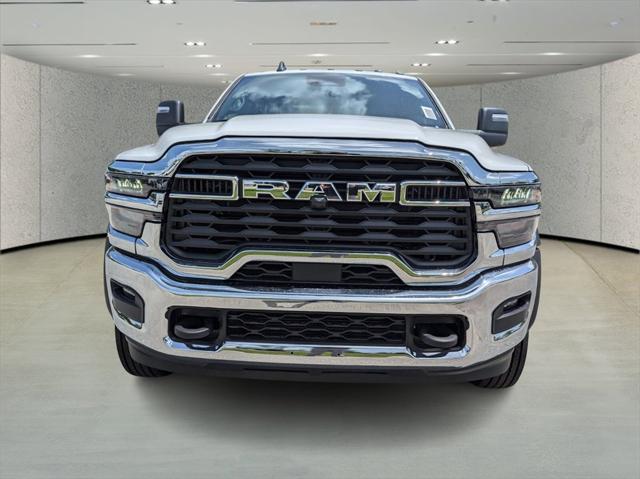 2025 RAM Ram 5500 Chassis Cab RAM 5500 TRADESMAN CHASSIS CREW CAB 4X4 84 CA