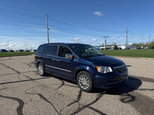 Used 2015 Chrysler Town & Country For Sale in Waterford Twp, MI