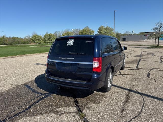 Used 2015 Chrysler Town & Country For Sale in Waterford Twp, MI