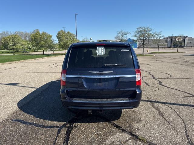 Used 2015 Chrysler Town & Country For Sale in Waterford Twp, MI