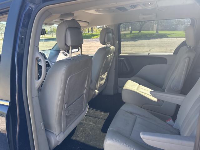 Used 2015 Chrysler Town & Country For Sale in Waterford Twp, MI