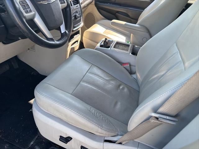 Used 2015 Chrysler Town & Country For Sale in Waterford Twp, MI