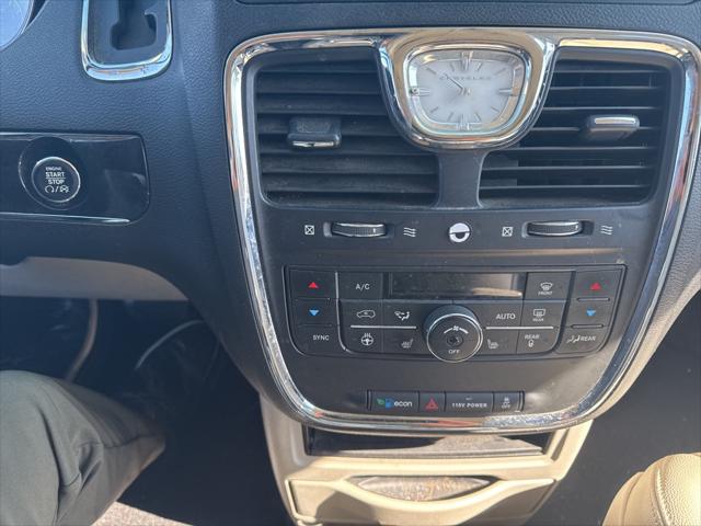 Used 2015 Chrysler Town & Country For Sale in Waterford Twp, MI