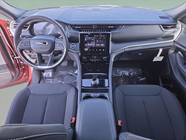 2025 Jeep Grand Cherokee L Laredo X 4x2