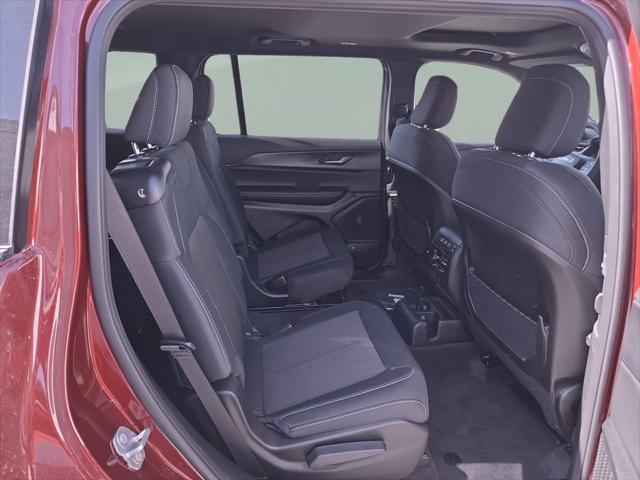 2025 Jeep Grand Cherokee L Laredo X 4x2