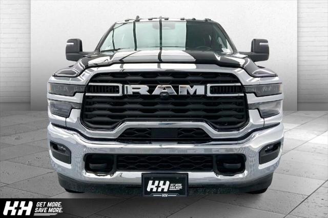 2025 RAM Ram 3500 Chassis Cab RAM 3500 TRADESMAN CREW CAB CHASSIS 4X4 60 CA 2025 RAM Ram 3500 Chassis Cab RAM 3500 TRADESMAN CREW CAB CHASSIS 4X4 60 CA
