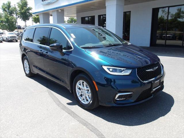 2025 Chrysler Pacifica PACIFICA SELECT