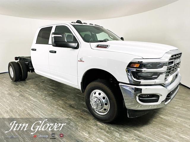 2025 RAM Ram 3500 Chassis Cab RAM 3500 TRADESMAN CREW CAB CHASSIS 4X4 60 CA
