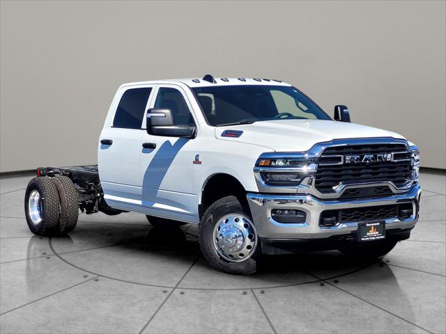2025 RAM Ram 3500 Chassis Cab RAM 3500 TRADESMAN CREW CAB CHASSIS 4X4 60 CA 2025 RAM Ram 3500 Chassis Cab RAM 3500 TRADESMAN CREW CAB CHASSIS 4X4 60 CA