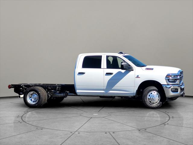 2025 RAM Ram 3500 Chassis Cab RAM 3500 TRADESMAN CREW CAB CHASSIS 4X4 60 CA 2025 RAM Ram 3500 Chassis Cab RAM 3500 TRADESMAN CREW CAB CHASSIS 4X4 60 CA