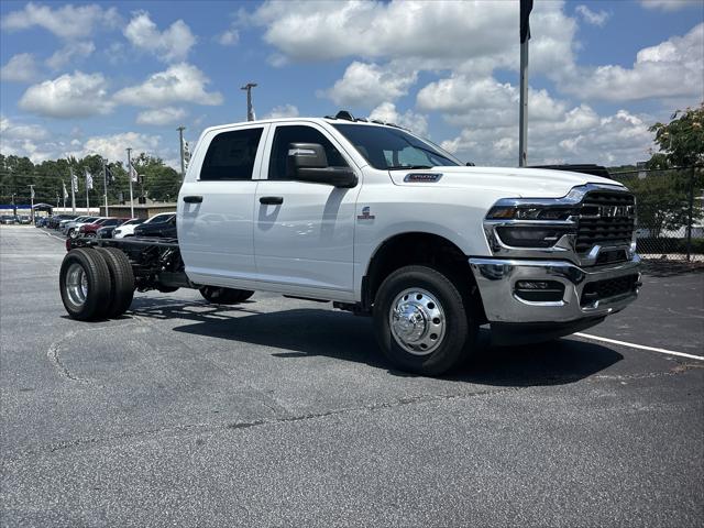 2025 RAM Ram 3500 Chassis Cab RAM 3500 TRADESMAN CREW CAB CHASSIS 4X4 60 CA 2025 RAM Ram 3500 Chassis Cab RAM 3500 TRADESMAN CREW CAB CHASSIS 4X4 60 CA