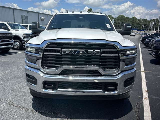 2025 RAM Ram 3500 Chassis Cab RAM 3500 TRADESMAN CREW CAB CHASSIS 4X4 60 CA 2025 RAM Ram 3500 Chassis Cab RAM 3500 TRADESMAN CREW CAB CHASSIS 4X4 60 CA