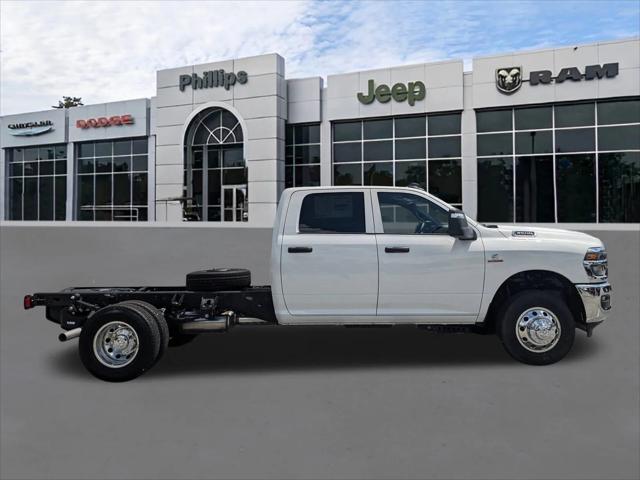 2025 RAM Ram 3500 Chassis Cab RAM 3500 TRADESMAN CREW CAB CHASSIS 4X4 60 CA