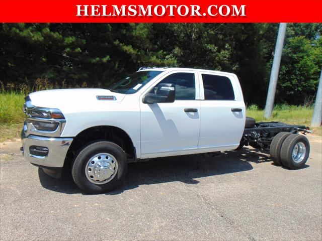 2025 RAM Ram 3500 Chassis Cab RAM 3500 TRADESMAN CREW CAB CHASSIS 4X4 60 CA