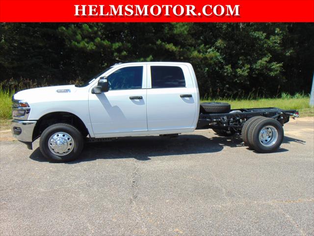 2025 RAM Ram 3500 Chassis Cab RAM 3500 TRADESMAN CREW CAB CHASSIS 4X4 60 CA
