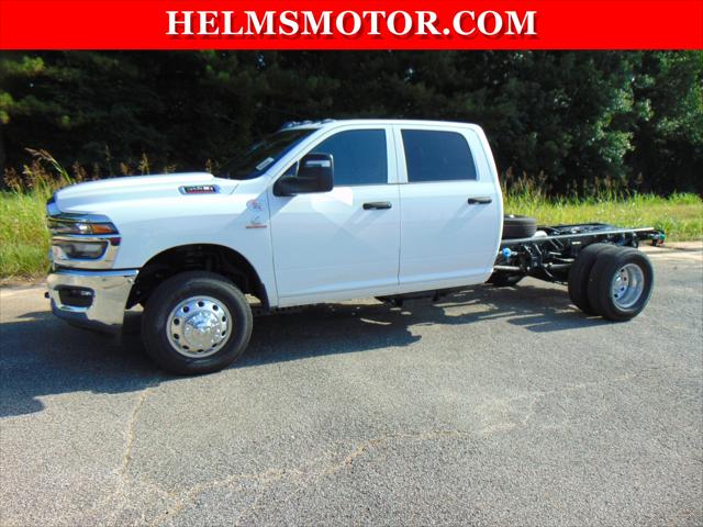 2025 RAM Ram 3500 Chassis Cab RAM 3500 TRADESMAN CREW CAB CHASSIS 4X4 60 CA