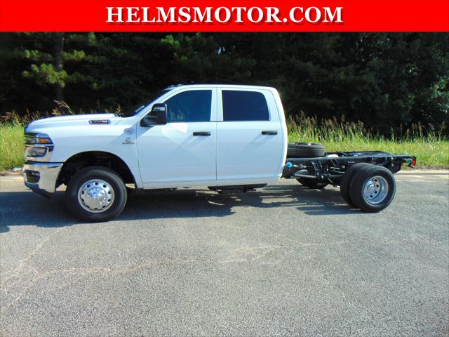 2025 RAM Ram 3500 Chassis Cab RAM 3500 TRADESMAN CREW CAB CHASSIS 4X4 60 CA